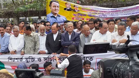 রাজনৈতিক প্রতিহিংসার কারণেই খালেদা জিয়া চিকিৎসাবঞ্চিত : ফখরুল