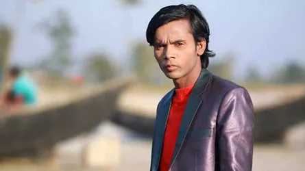 স্ত্রীকে পিটিয়ে হাসপাতালে পাঠালেন হিরো আলম