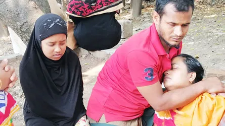 নির্বাক বৃষ্টি, মূর্ছা যাচ্ছেন মা