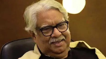 সুলতান মুনসুরকে নিয়ে প্রবল বিতর্ক