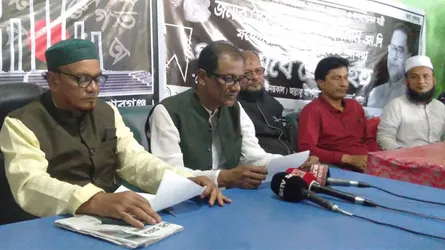 নৌকা বাদ দিয়ে প্রেসিডেন্ট-পুত্র ভোট চাচ্ছেন আনারসে!