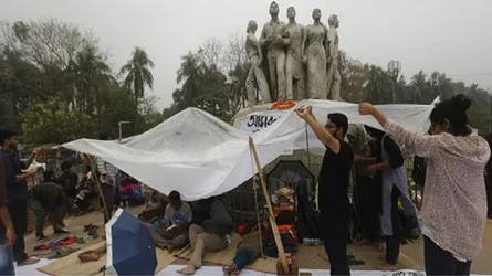 পুনঃনির্বাচন দাবিতে তৃতীয় দিনের মতো অনশন চলছে