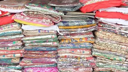 নারায়ণগঞ্জে ১০ লাখ টাকার ভারতীয় শাড়ি উদ্ধার