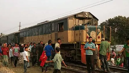 বিনা টিকেটে ট্রেনে ভ্রমন, অতঃপর...