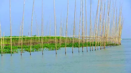 সুরমা ও ধনু নদীর বাঁকে বাঁকে মানুষ মারার ফাঁদ