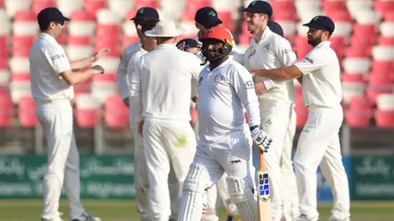 আফগানিস্তানের দরকার ১১৮ রান; আয়ারল্যান্ডের ৯ উইকেট
