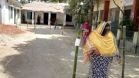ভোটারদের উপস্থিতি নগণ্য