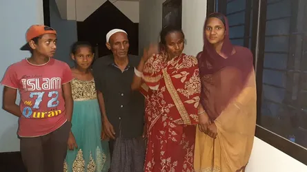 একই পরিবারের ৫ সদস্যের ইসলাম গ্রহণ