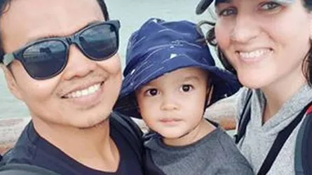 সন্তানকে আড়াল করে গুলির সামনে শরীর পেতে দিয়েছিলেন বাবা