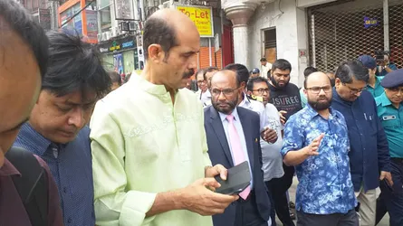 এফআর টাওয়ারে আগুন : ঘটনাস্থলে মেয়র ও পূর্তমন্ত্রী