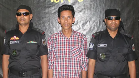 মাদারীপুরে গৃহবধূর আপত্তিকর ভিডিও ধারণের অভিযোগে যুবক আটক