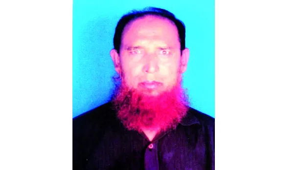 বাধা দিতে গিয়ে দুর্বৃত্তের হামলায় নিরাপত্তাকর্মী নিহত, আহত ৪