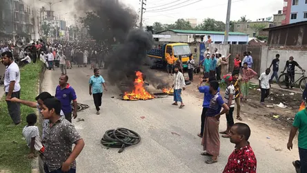 খুলনায় রাষ্ট্রায়ত্ত পাটকল শ্রমিকদের ৭২ ঘণ্টা ধর্মঘট শুরু