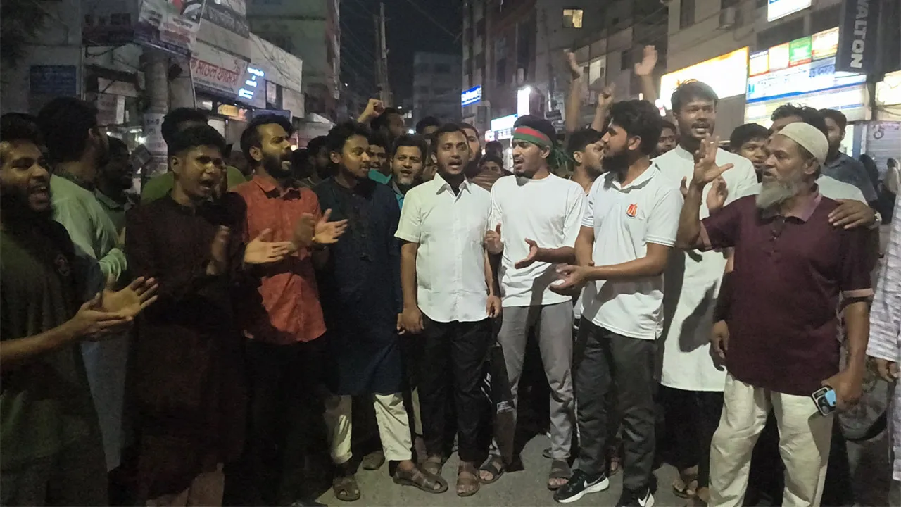 আ’লীগের কার্যক্রম নিষিদ্ধ করায় ফরিদপুরে আনন্দ মিছিল