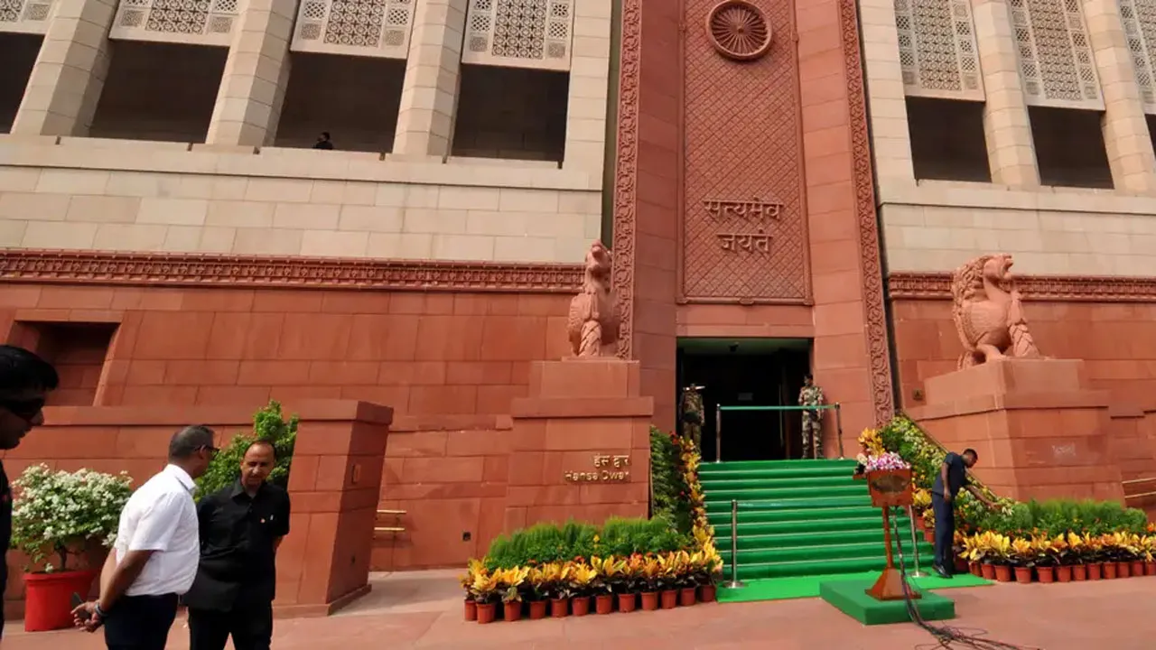 ১৩ ঘণ্টা বিতর্কের পর ভারতের লোকসভায় পাস ওয়াকফ বিল