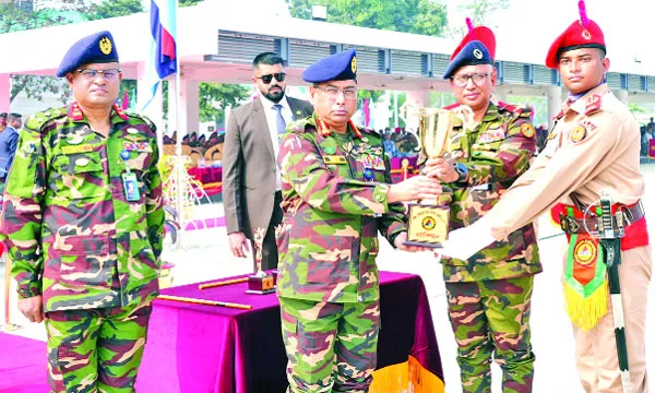 বিএনসিসির বার্ষিক ক্যাম্পিংয়ের  কুচকাওয়াজ পরিদর্শনে সেনাবাহিনী প্রধান