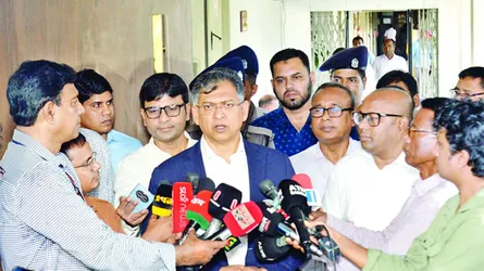 সব ধরনের অবৈধ পুশইনের চেষ্টায় বাধা দেয়া হবে : স্বরাষ্ট্রমন্ত্রী