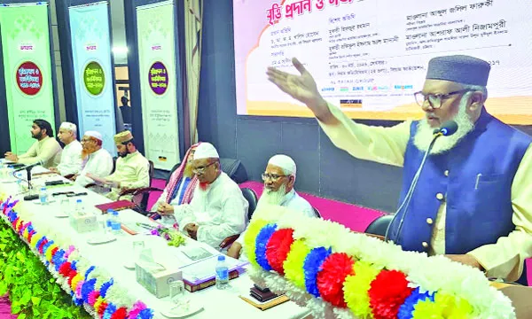কওমি মাদরাসার মেধাবী শিক্ষার্থীদের বৃত্তি দিয়েছে মাকতাবাতুল ফাতাহ