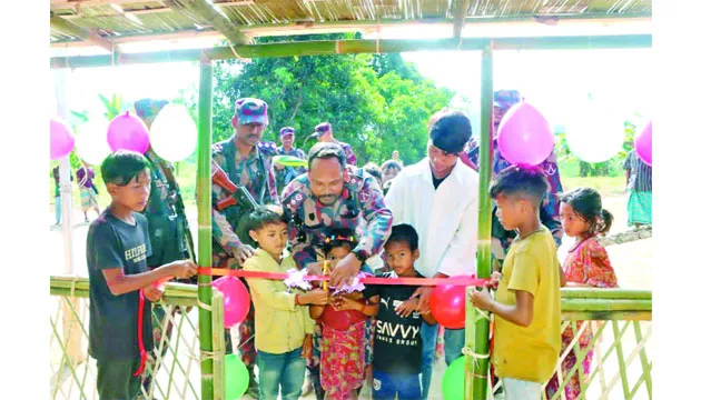 থানচিতে বিজিবির উদ্যোগে বিদ্যালয় প্রতিষ্ঠা ও শিক্ষা উপকরণ বিতরণ