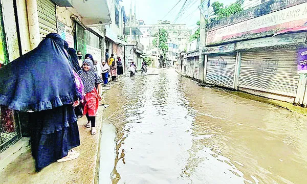 আশকোনার পানির পাম্প রাস্তাটি যেন মরণ ফাঁদ