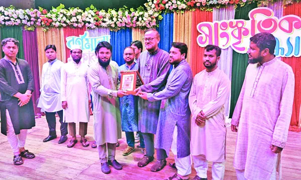 বরিশালে দেশীয় সাংস্কৃতিক সংসদের শিল্পী সমাবেশ অনুষ্ঠিত