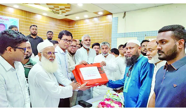 মুরাদনগরে ধর্মমন্ত্রীর পক্ষে দুই ইউএনওকে সংবর্ধনা