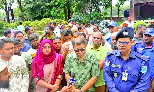 চিকিৎসকের অনুপস্থিতিতে : মন্ত্রীর ক্ষোভ