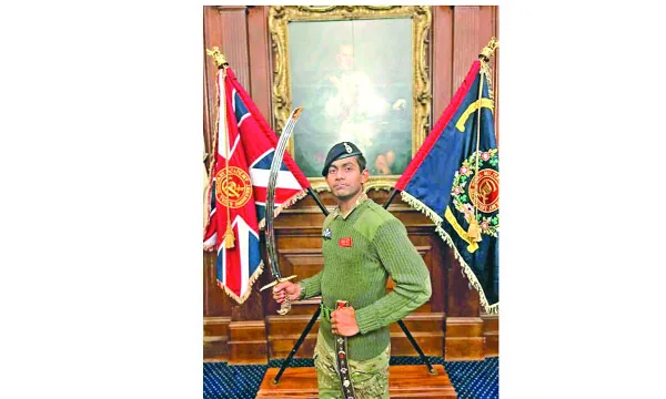প্রথম বাংলাদেশী হিসেবে ব্রিটিশ আর্মির দু’টি অ্যাওয়ার্ড জিতল সাকিব আহসান