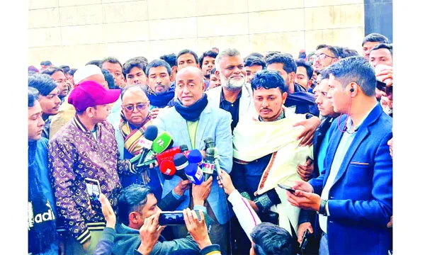 শহীদ জিয়া ও বেগম জিয়ার কবরে সাবেক অ্যাটর্নি জেনারেলের  শ্রদ্ধা