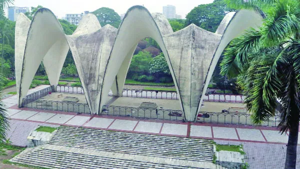 জাতীয় তিন নেতার মাজার