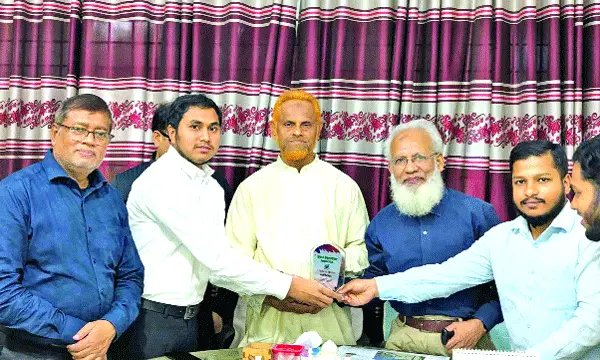 বাকৃবির বর্ষসেরা সাংবাদিক নয়া দিগন্তের লিখন ইসলাম