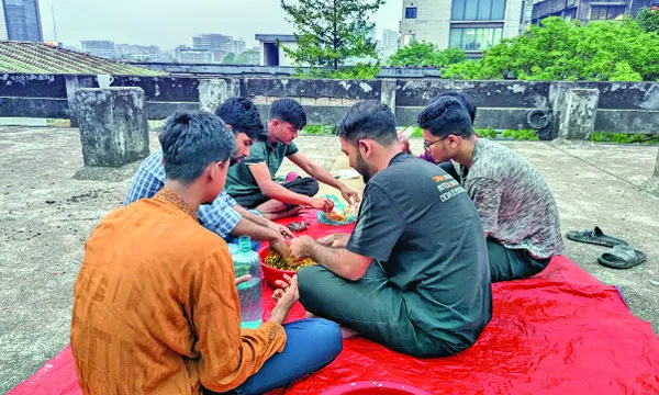 বুটেক্সে হল জীবনের রোজা