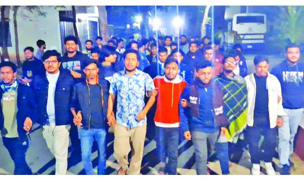 হাদির ওপর হামলার প্রতিবাদে বুটেক্স শিক্ষার্থীদের বিক্ষোভ