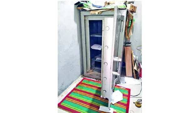 দাউদকান্দিতে ইসলামী ব্যাংক এজেন্ট শাখার ভল্ট ভেঙে ১৭ লাখ টাকার বেশি লুট