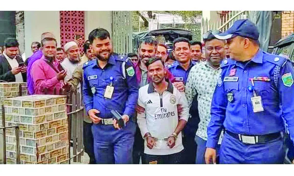 বগুড়ায় ধর্ষণ মামলায় হিরো আলম গ্রেফতার