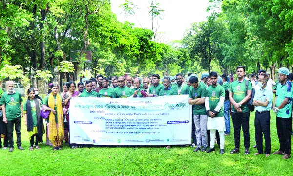 পরিচ্ছন্ন ও সবুজ ক্যাম্পাস গড়ার আহ্বান ঢাবি ভিসির