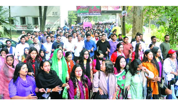 জামায়াত আমিরের ‘মন্তব্যের প্রতিবাদে’ ঢাবিতে ছাত্রদলের বিক্ষোভ
