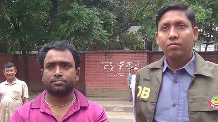 মালিক ননী গোপালই বাস চালিয়ে যেতে বলেছিল
