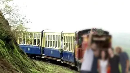 সেলফি তুলতে গিয়ে আত্রাইয়ে ট্রেনের ধাক্কায় কিশোর নিহত