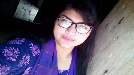 ট্রাক পিষে ফেলল আছিয়াকে