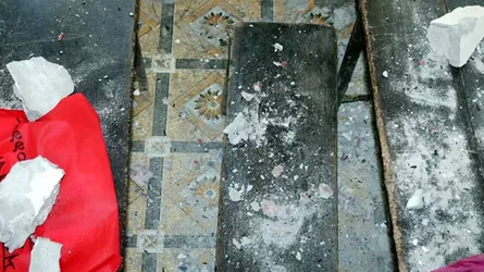 আবারো ধসে পড়ল শ্রেণিকক্ষের ছাদ, অল্পের জন্য প্রাণে বেঁচে গেছে শিক্ষার্থীরা