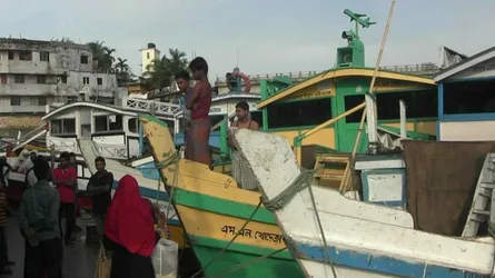 রাঙ্গামাটিতে নৌধর্মঘট চলছে