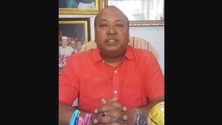 নুসরাত হত্যা : আসামিদের সহায়তা দেয়ায় আ’লীগ নেতাকে অব্যাহতি