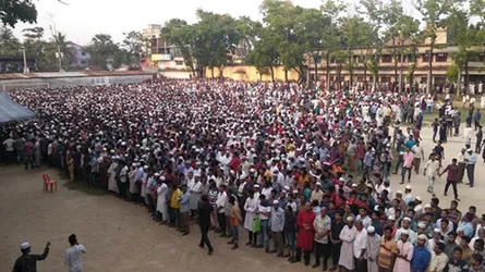 নুসরাতের জানাজায় হাজারো মানুষের ঢল