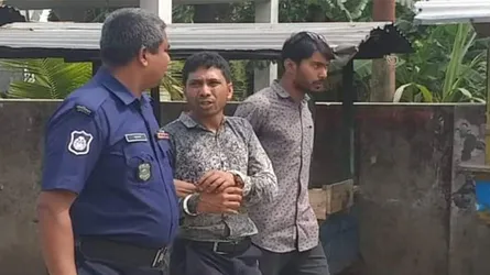 আবাসিক হোটেল থেকে নারীসহ যুবলীগ নেতা আটক