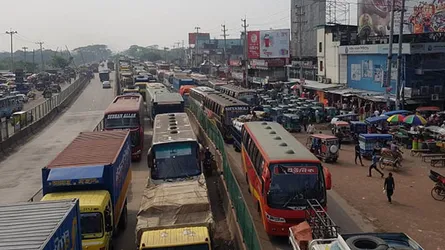 ঢাকা-চট্টগ্রাম মহাসড়কে তীব্র যানজট