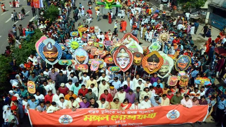 নানা আয়োজনে নববর্ষকে বরণ করে নিলো জাতি