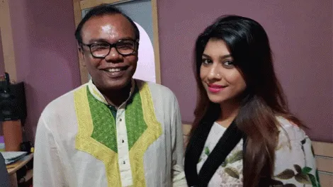 বাবুর সঙ্গে সাবরিনা বশিরের গান