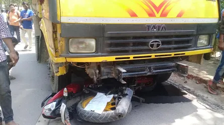 টাঙ্গাইলে পহেলা বৈশাখে বেড়াতে গিয়ে ট্রাকের চাপায় প্রাণ গেল ২ শিক্ষার্থীর