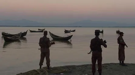 ৪ ইলিশ শিকারীকে ধরে নিয়ে গেছে মিয়ানমার রক্ষী বাহিনী